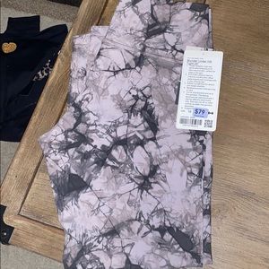 Lululemon leggings size 10